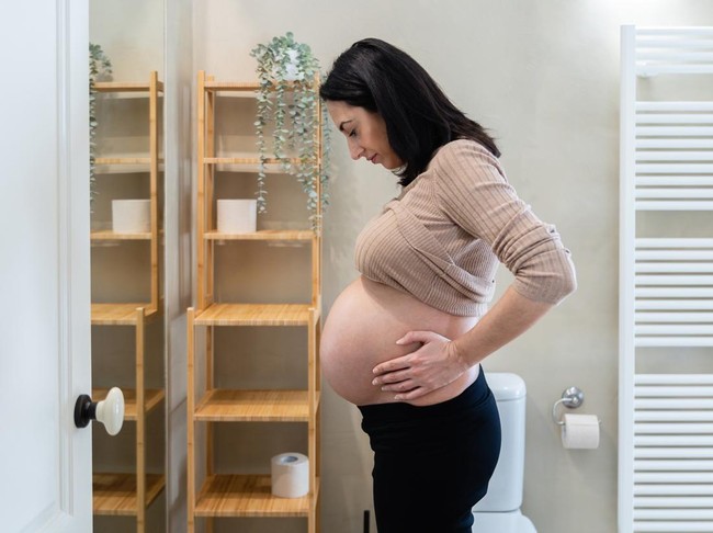 Ibu hamil mandi malam