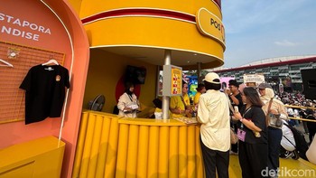 Para pengunjung pun antusias mengunjungi booth IM3. Foto: Agus Tri Haryanto