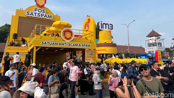 Terlihat pengunjung memadati booth IM3. Foto: Agus Tri Haryanto