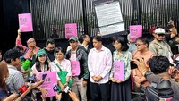 Lulusan Universitas Waseda itu mengaku sempat down ketika di-framing jadi buzzer, mau masuk politik, provokator, dan disalahpahami. Foto: Instagram @jeromepolin