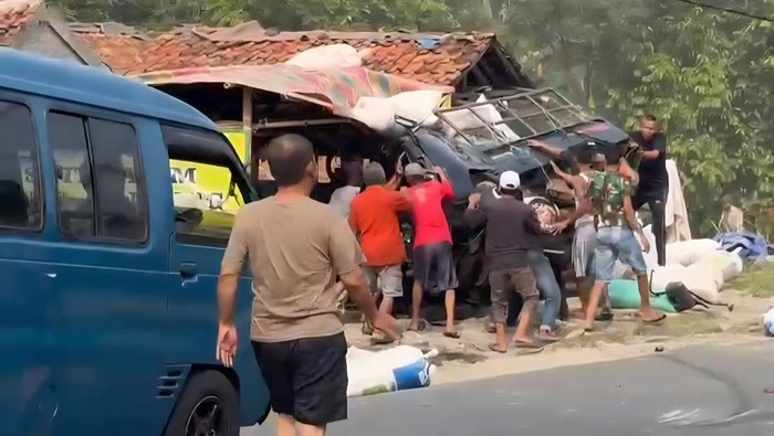 Kecelakaan beruntun di Cigudeg Bogor. (Dok. ist)