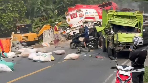 Kecelakaan beruntun di Cigudeg Bogor. (Dok. ist)