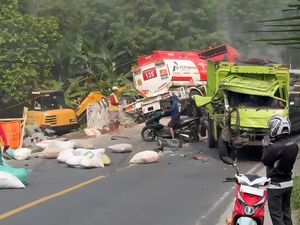 Tabrakan Beruntun Libatkan Truk Tangki BBM di Bogor, 6 Kendaraan Ringsek