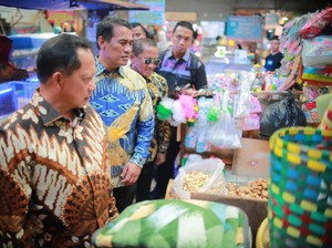 Operasi Pasar Mentan & Mendagri Sukses Turunkan Harga Beras Secara Drastis