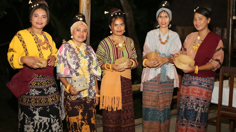 Lepo Lorun atau rumah tenun di Kabupaten Sikka, NTT. (Dok Endang Doge, Grace Seto)