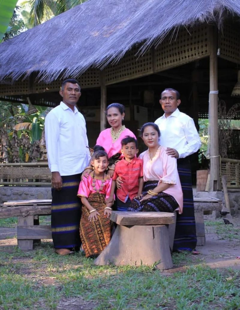 Lepo Lorun atau rumah tenun di Kabupaten Sikka, NTT. (Dok Endang Doge, Grace Seto)