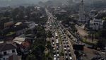 Libur Panjang, Jalur Puncak Bogor Macet Meski One Way Diberlakukan