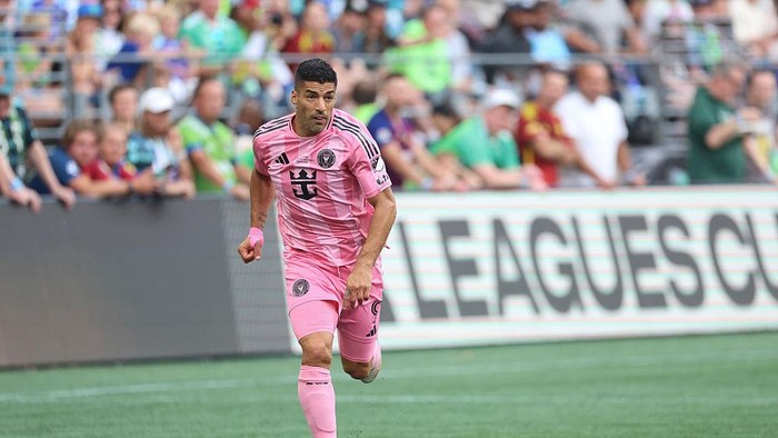 SEATTLE, WASHINGTON - AUGUST 31: Luis Suárez #9 of Inter Miami controls the ball during the Leagues Cup Final match between Seattle Sounders and Inter Miami at Lumen Field on August 31, 2025 in Seattle, Washington. (Photo by Amanda Loman - Leagues Cup/MLS via Getty Images)