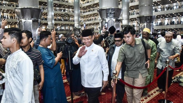 Mardiono ikut Maulid Nabi di Istiqlal
