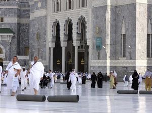 Masjidil Haram Luncurkan Kelas Al-Quran Khusus untuk Perempuan Tunarungu
