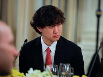 DO dari Kampus Terbaik Dunia, Wang Berhasil Jadi Miliarder Termuda di Dunia