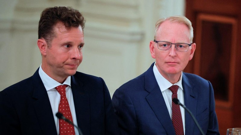 CEO of Blue Origin Dave Limp attends a private dinner for technology and business leaders hosted by U.S. President Donald Trump in the State Dining Room at the White House in Washington, D.C., U.S., September 4, 2025.  REUTERS/Brian Snyder