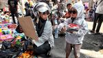 Pasar Asemka Diserbu Pengunjung Berburu Mainan Saat Libur Maulid Nabi