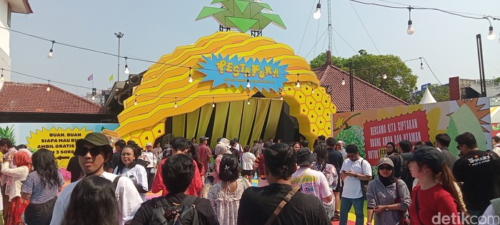 Suasana para pengunjung di Pestapora 2025.