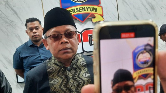 Rektor Universitas Mulawarman Abdunnur.