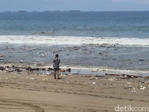 Pemandangan Tak Sedap di Pantai RTH Citepus Palabuhanratu