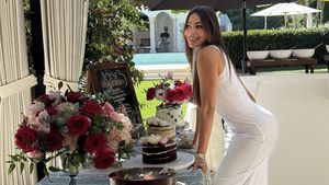 Dear Sofia Vergara, Gak Capek Stunning Mulu?