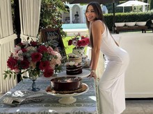 Dear Sofia Vergara, Gak Capek Stunning Mulu?