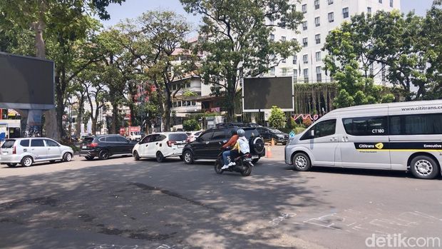 Suasana jalanan di Kota Bandung saat libur panjang.