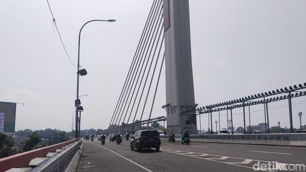 Suasana jalanan di Kota Bandung saat libur panjang.