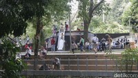 Momen libur panjang semakin berwarna dengan aktivitas warga di Tebet Eco Park, menjadikannya ikon ruang terbuka hijau Jakarta.