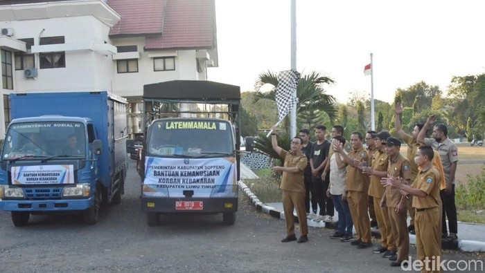 Bupati Soppeng Suwardi Haseng mengirim bantuan ke Malili, Luwu Timur untuk korban kebakaran.