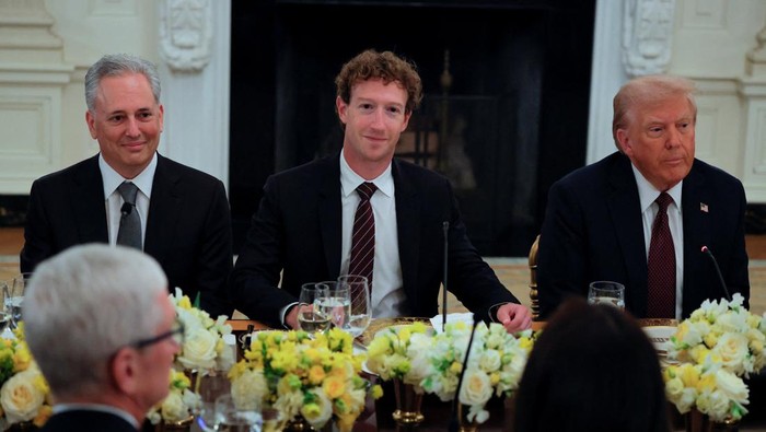 U.S. President Donald Trump, Meta CEO Mark Zuckerberg and White House AI czar David Sacks attend a private dinner for technology and business leaders in the State Dining Room at the White House in Washington, D.C., U.S., September 4, 2025.  REUTERS/Brian Snyder