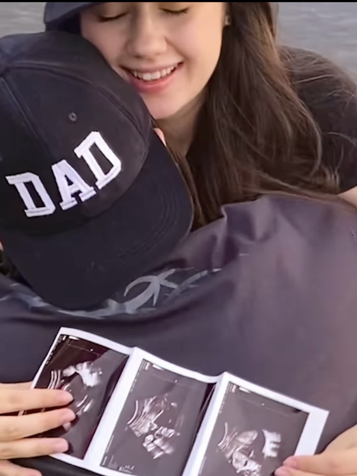Vika Kolesnaya Vika Kolesnaya dan Billy Syahputra menanti kelahiran anak pertama.