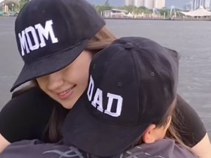 Yeay! Billy Syahputra Bakal Jadi Ayah, Vika Kolesnaya Pamer Baby Bump
