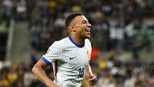 WROCLAW, POLAND - SEPTEMBER 05: Kylian Mbappe of France celebrates scoring his teams second goal during the FIFA World Cup 2026 qualifier match between Ukraine and France at Tarczynski Arena on September 05, 2025 in Wroclaw, Poland. (Photo by Mateusz Slodkowski/Getty Images)