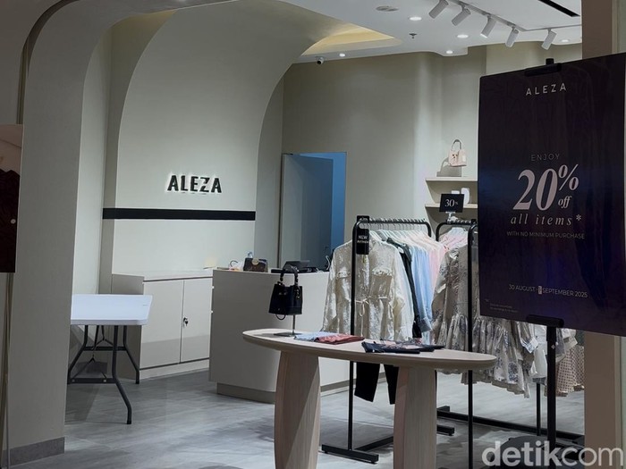 Brand hijab dan busana siap pakai, Aleza Label membuka gerai terbaru di Cibinong City Mall.