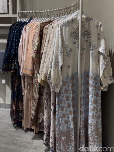 Brand Aleza membuka gerai terbaru di Cibinong City Mall.