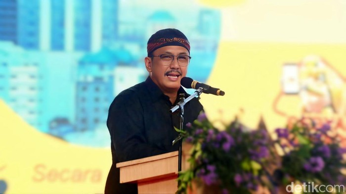Bupati Sukabumi Asep Japar