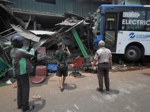 TransJ Tanggung Biaya Korban Luka Imbas Armadanya Seruduk Warung di Jaksel