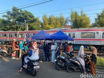 Video Viral Cheesecake Rp 10 Ribu di Pinggir Rel Bintaro