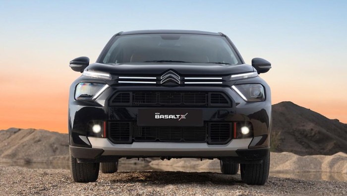 Citroen Basalt X di India. Citroen Basalt X di India.