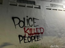 Dihapus Satpol PP, Coretan Police Killed People Muncul Lagi di Pasuruan