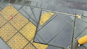 Gregetan banget pasangnya nggak pas. Foto: Bored Panda