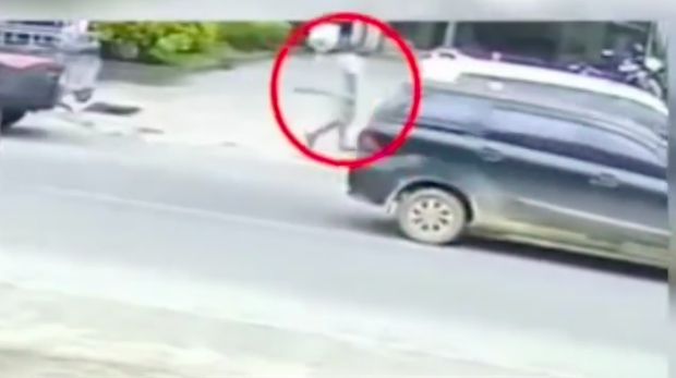 Dua pria mencuri uang Rp 1 miliar dan kabur ke dalam hutan di Kalimatan Barar. Mereka akhirnya kelaparan di dalam hutan dan diserahkan ke polisi. (dok Istimewa)