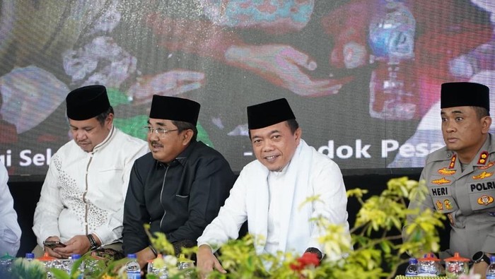 Gubernur Jambi Al Haris saat gelar Maulid Nabi di Ponpes Daaru At-Tauhid