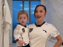 Jennifer Coppen Pecat Pengasuh Usai Unggah Foto Anak Tanpa Baju