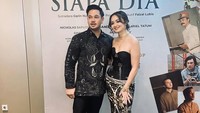 Malam kencan ini pantas mendapatkan sedikit glamor ekstra. Terima kasih telah berada di sini untukku sayang, tulis Joanna Alexandra dilihat pada Minggu (7/9/2025). (Foto: dok Instagram joannaalexandra)
