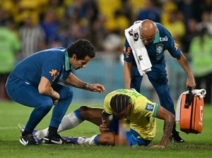 Joao Pedro Benturan dengan Martinelli, Sampai Muntah-muntah!