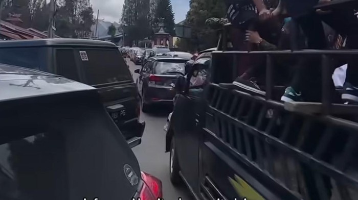Kemacetan di Berastagi, Karo. (Istimewa)
