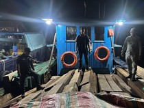 Bakamla RI dan Kemenhut Amankan Kayu Olahan Ilegal di Batam