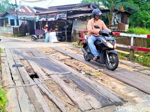 Jembatan Kayu Usia 50 Tahun di Tarakan Rusak Parah: Lapuk-Bolong