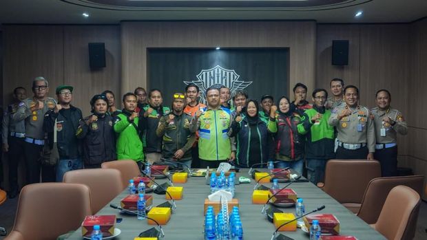 Korlantas Polri menggandeng komunitas ojol sebagai Duta Pelopor Keselamatan Berlalu Lintas.