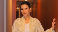 Marcella Zalianty lantas ditanya soal oplas yang belakangan ramai dilakukan rekan seprofesi. Aku gak bilang mungkin, aku gak bilang perlu. Pengin sih namanya manusia kan pasti tua, katanya. (Foto: dok Instagram marcella.zalianty)
