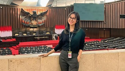 Potret Mayang Lucyana saat Magang di DPR RI