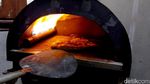 Keseruan Menikmati Pizza Date Bareng Pasangan